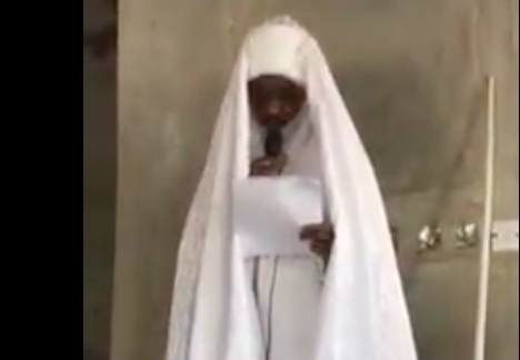 Emir Sanusi leads friday prayers in Awe