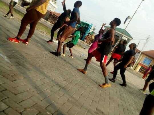 COVID-19 Lockdown: Lagos Joggers Continue To Defy Order Despite Arrest [PHOTOS]