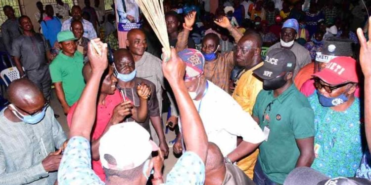 BREAKING: Agboola's family pledges support for Akeredolu as Ondo Gov