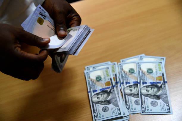 Naira declines to N1,450 per Dollar in black market