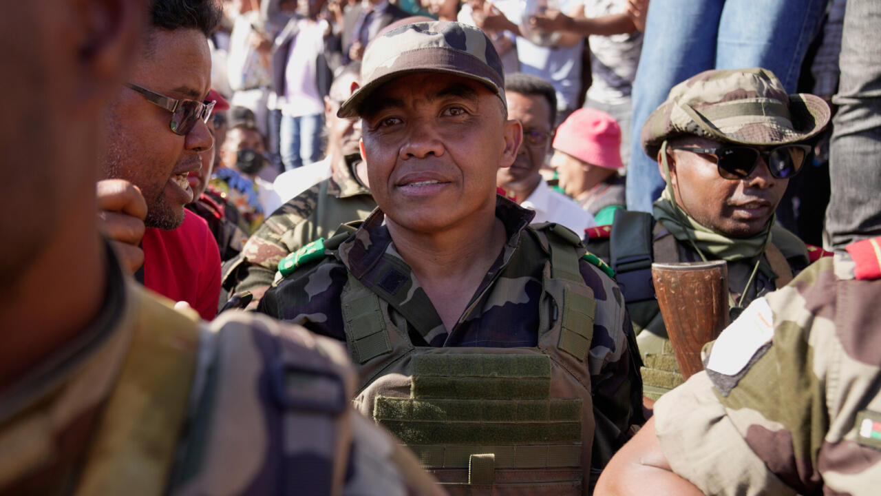 Army Colonel Sworn In as Madagascar’s New President After Military Takeover