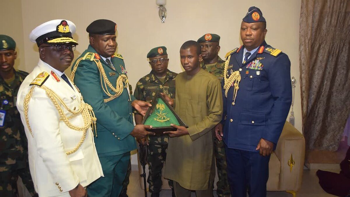 DHQ delegation visits late Gen Rabe’s family [PHOTOS] - Politics Nigeria
