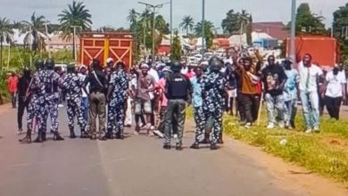 File: Thugs Block Peter Obi From Visiting Yelwata Victims